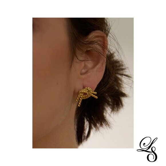 🪢New 18K Gold Textured Hollow Rope Knot Stud Earrings 🪢 - Picture 3 of 4